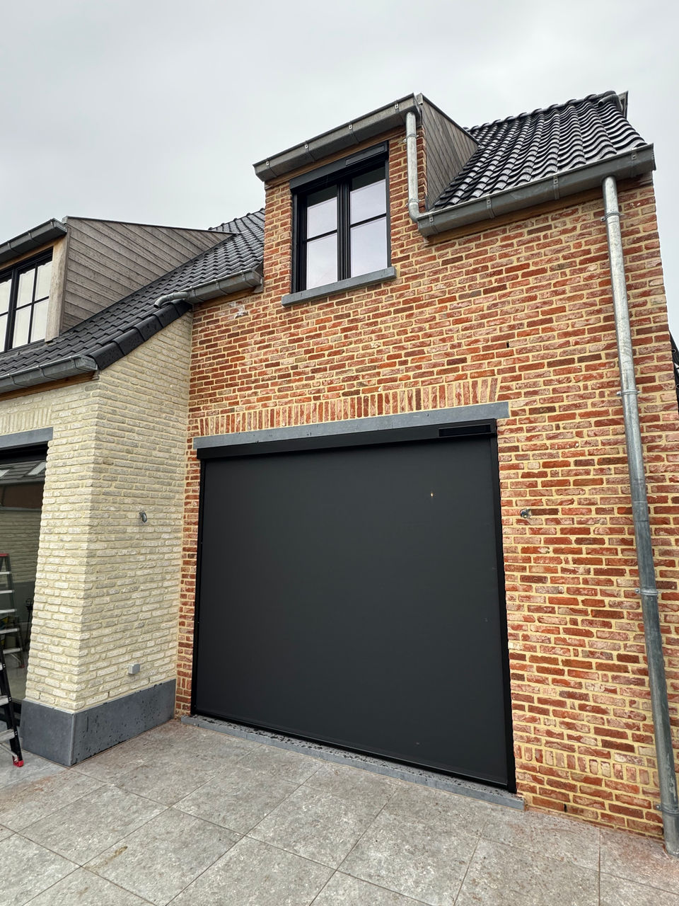 innovatieve-zonwering-op-zonne-energie-zele