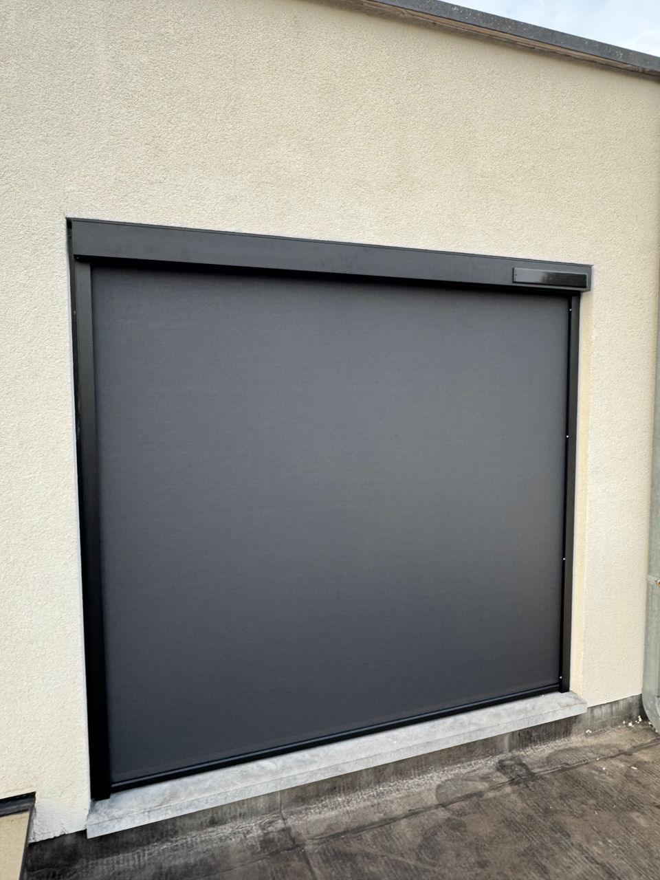 batterij-gestuurde-screens-op-zonne-energie-expert-lebbeke