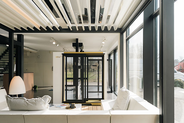 Zonwering-winkel Showroom 75.jpg