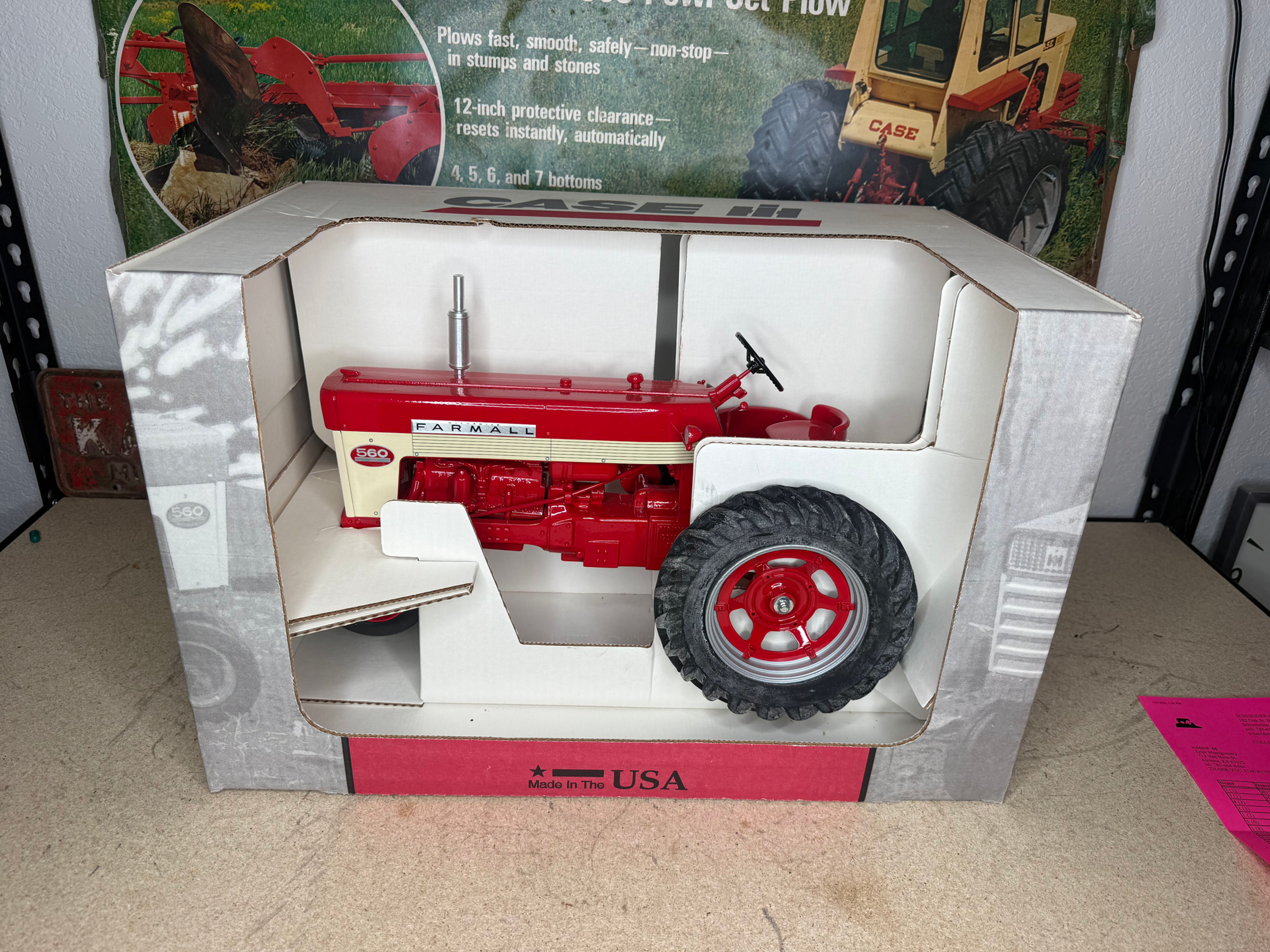 1/8 Farmall 560 NF