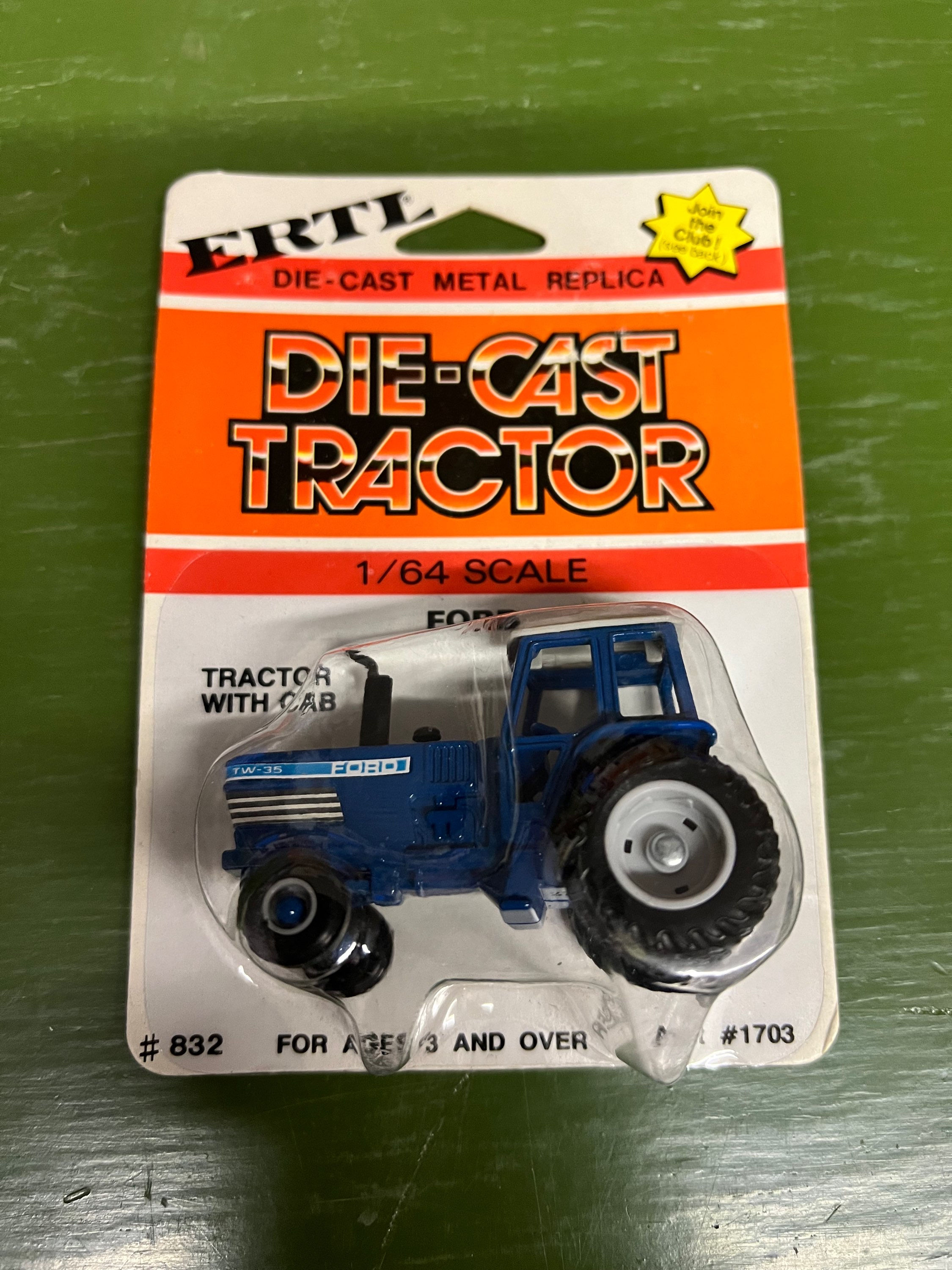 1/64 Ford TW-35 Blue/White Stripe 