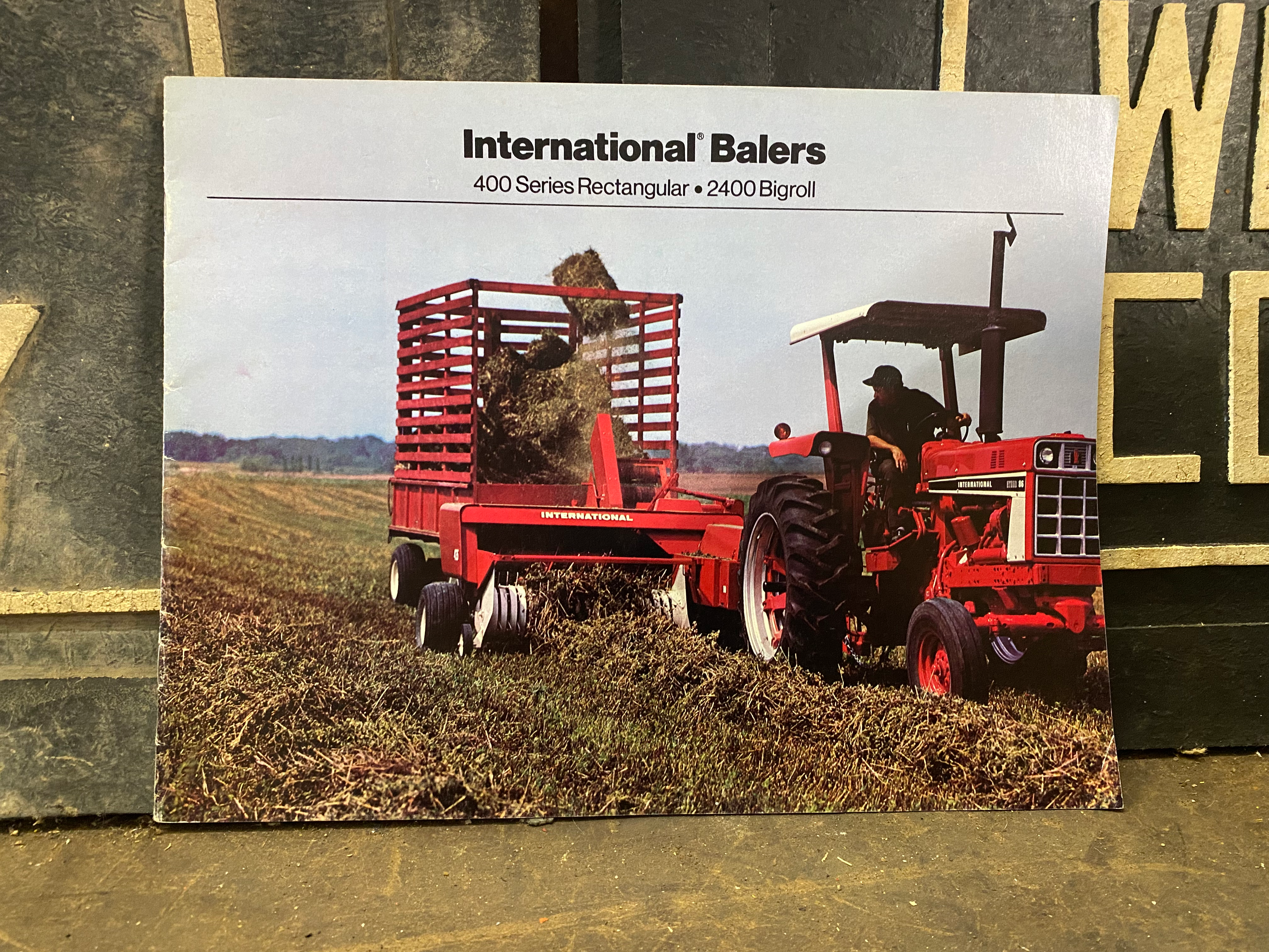 IH Round and Square Baler Brochure