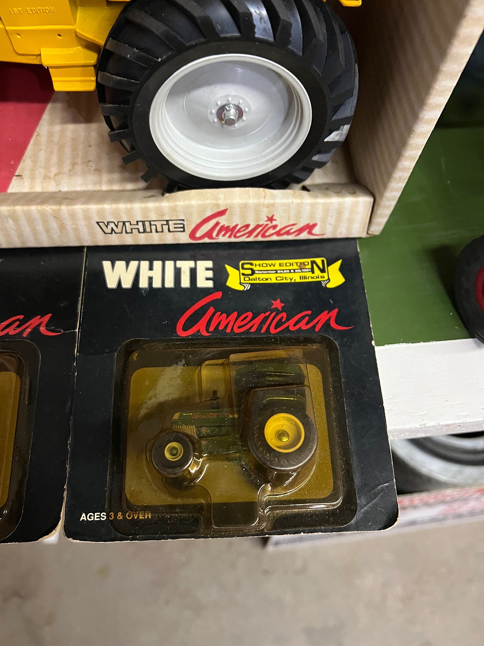 Thumbnail: White American Set  1/16 & 1/64