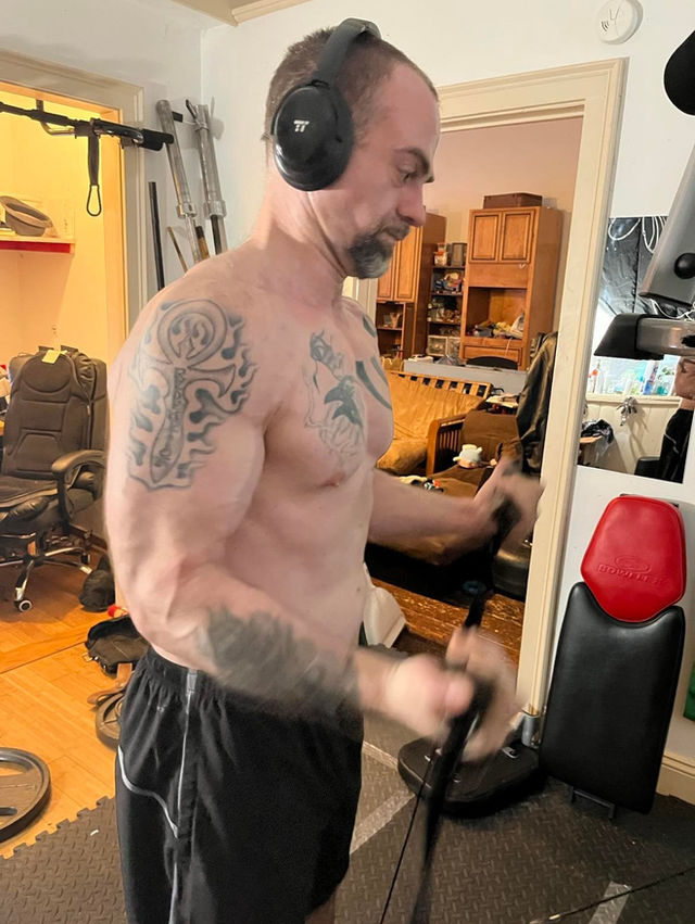 bicep curl.jpg