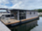 Hausboot am Steg