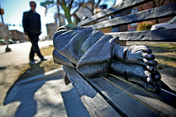 635830241172586929-HomelessJesusStatue-1