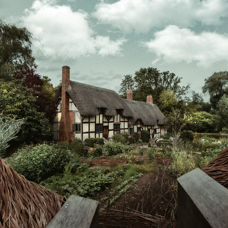 Stratford-upon-Avon in Luxury: Chauffeur Services for Unforgettable Experiences