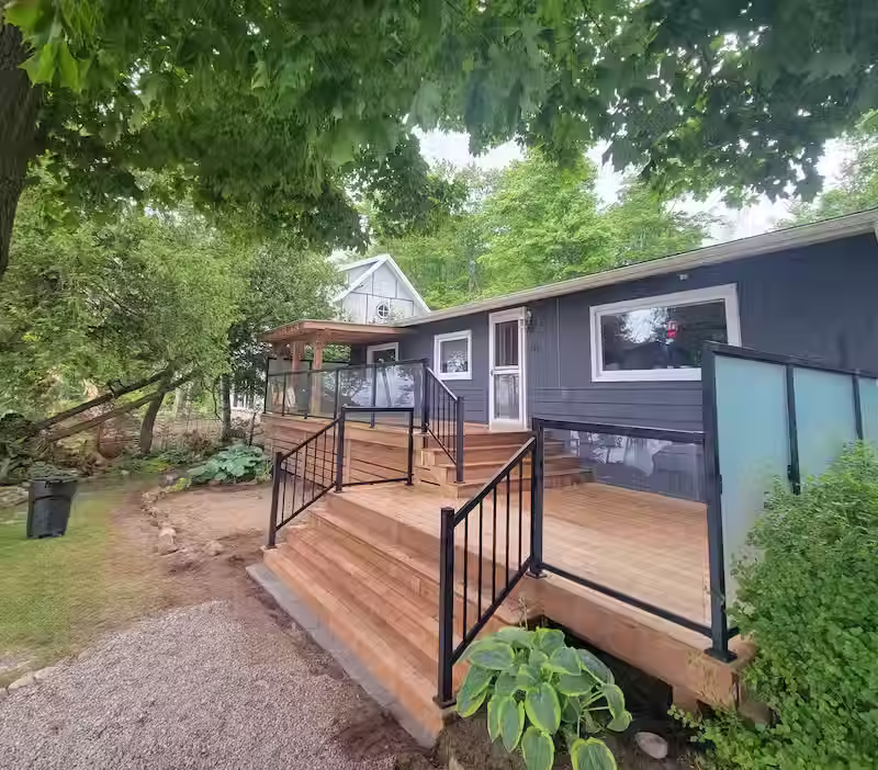 Custom Deck Builder in Collingwood
