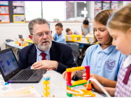 Scott Ryan with students from St Joseph’s Primary School, O’Connor, ACT