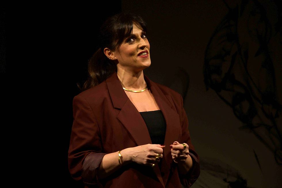Laura Pozone "Gesto Politico"