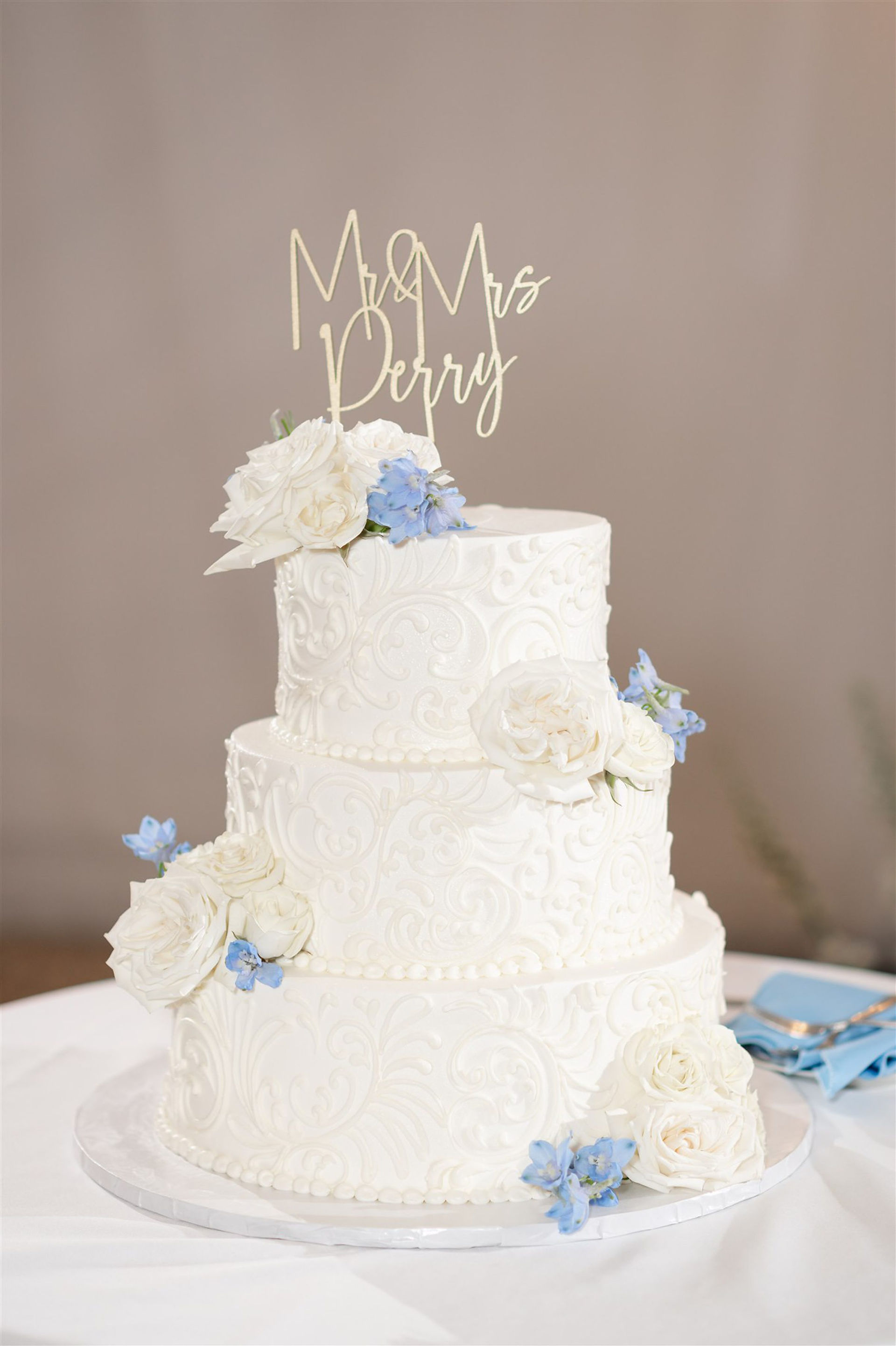 Tented reception at Misselwood at Endicott College