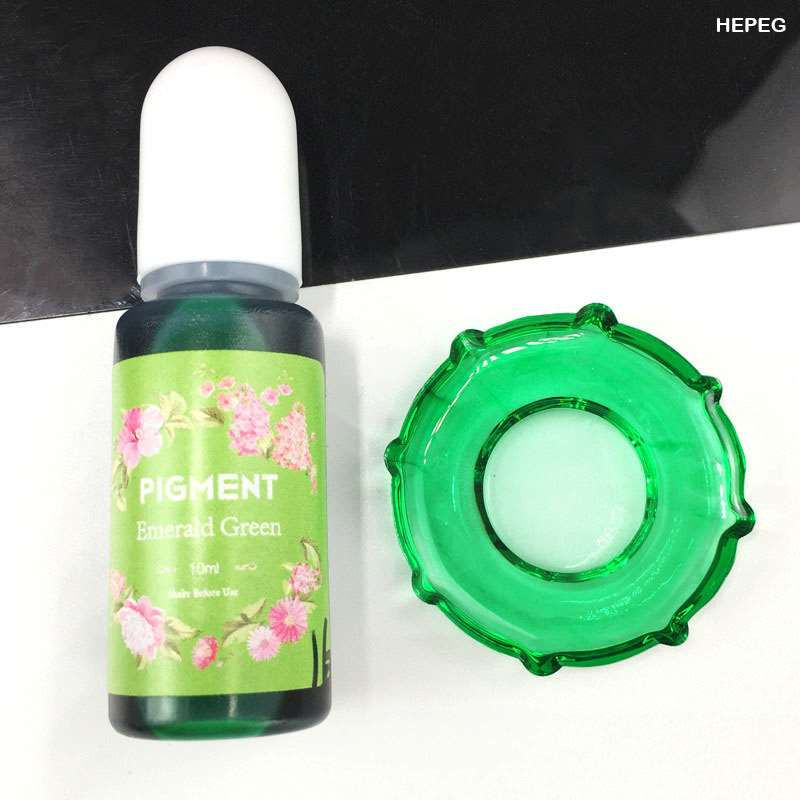 Thumbnail: Resin pigments emerald green