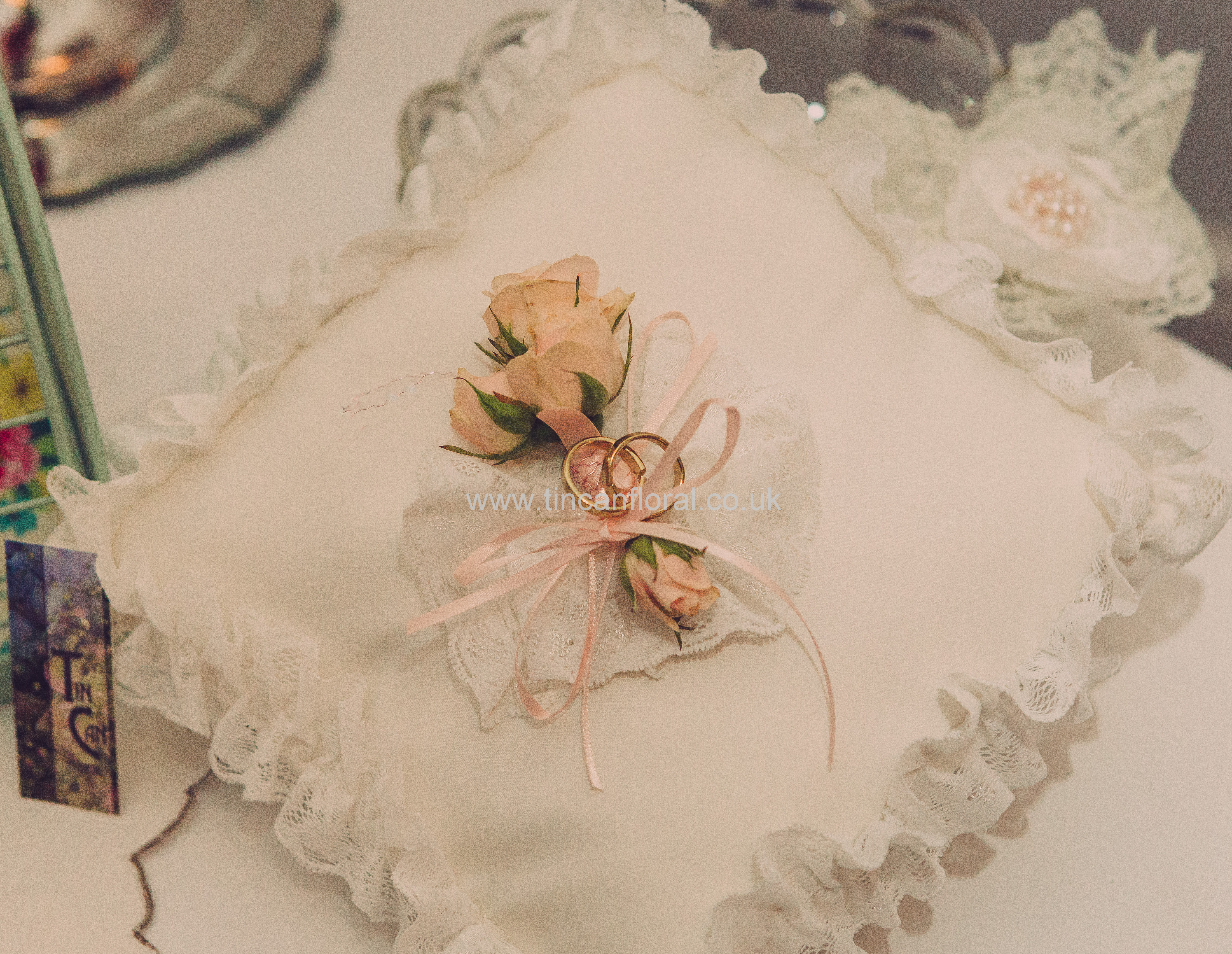 Rosebud ring cushion