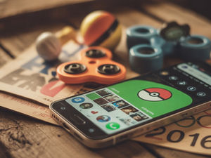 Why Instagram Is Suddenly Full of Old Photos: The 2016 Trend Explained