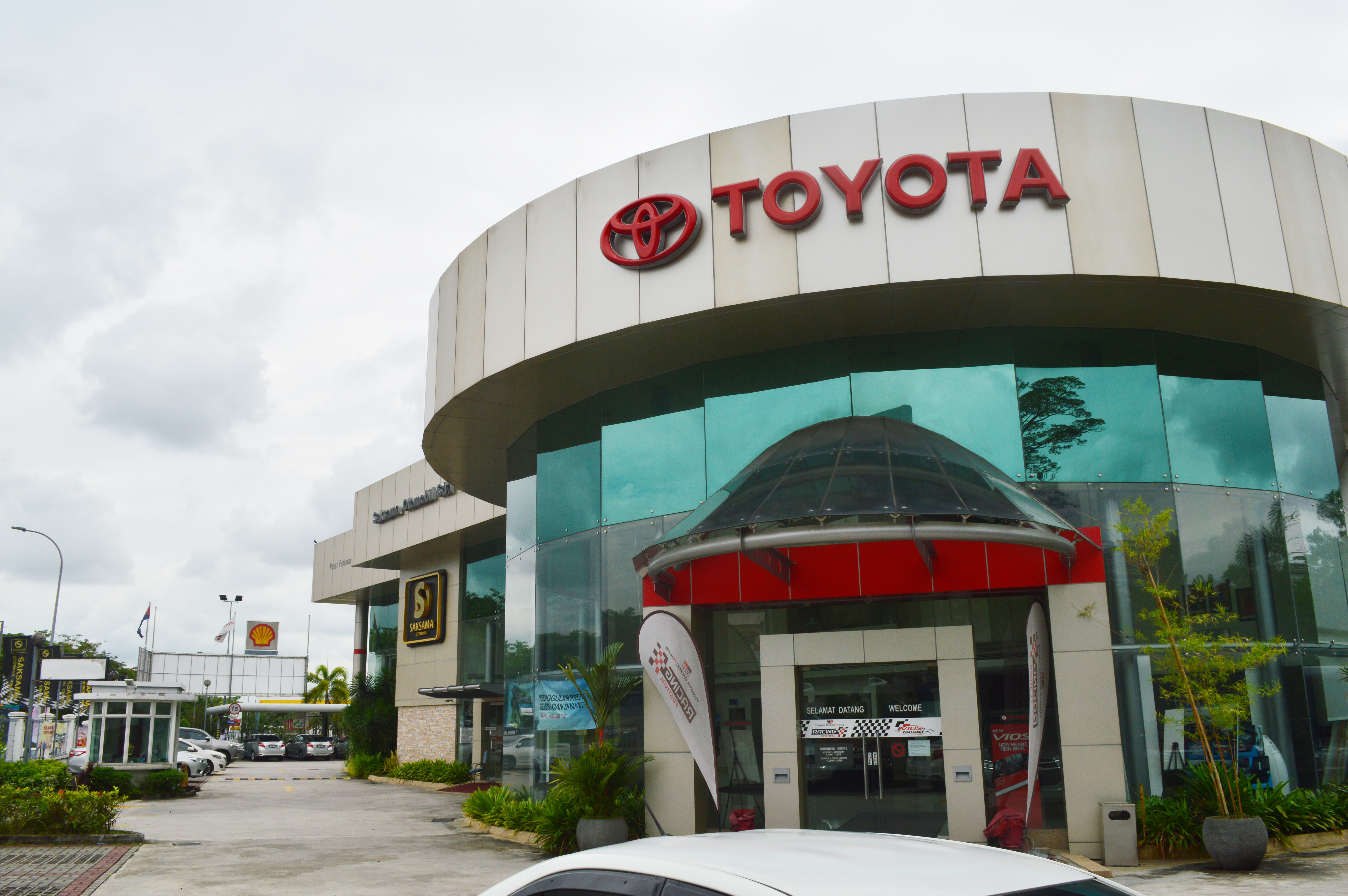 TOYOTA CAR SHOWROOM
