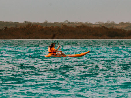 Deporte y recreación al mismo tiempo: kayak en la laguna Bacalar.