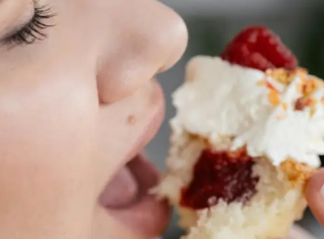 e-Taste – A New Experience of Flavors Through Virtual Reality