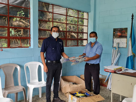Donación de insumos al Instituto de Artes y Oficios María Lantzendorffer en San Cristobal Verapaz,