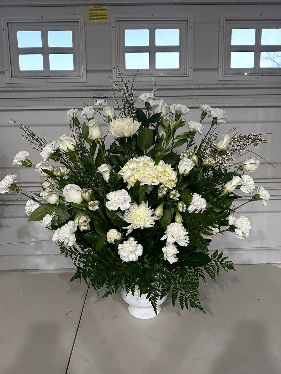 White roses and carnations Arrangement