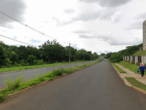 Indicação sugere ponto de ônibus em frente ao Condomínio Portal das Árvores.