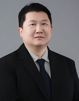 Man Fung_photo_edited.jpg
