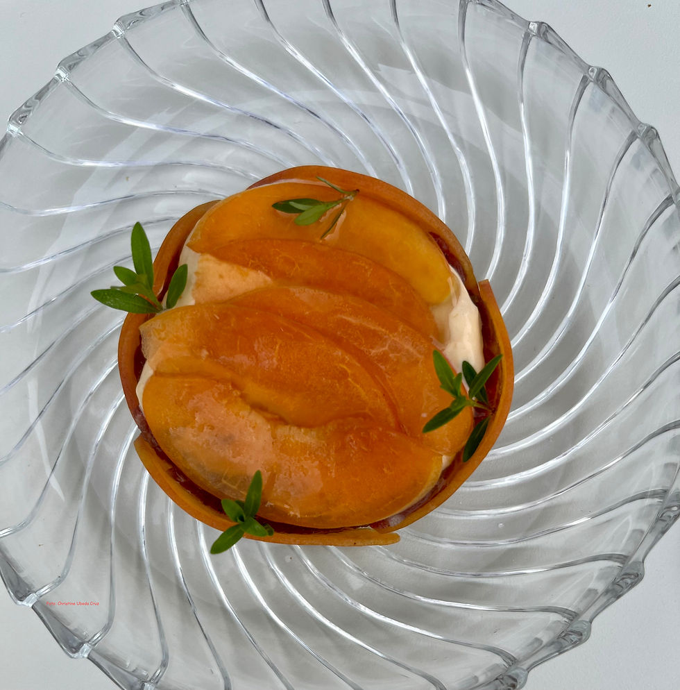 Kleine Aprikosen-Tarte auf Glasteller