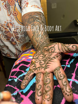Henna sleeve