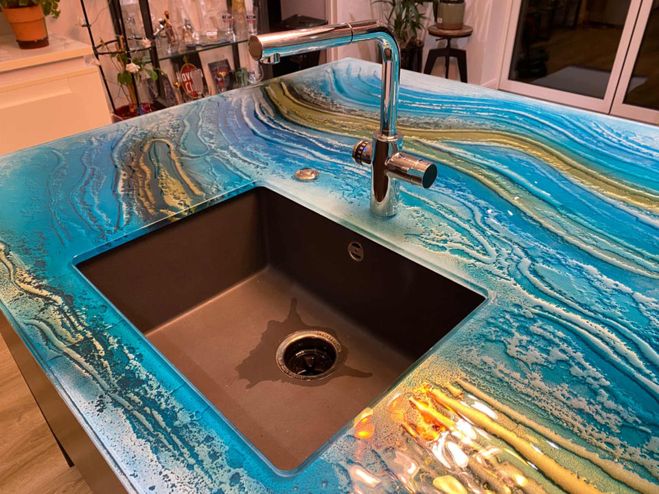 Maddalena: Two twin fused glass kitchen worktops by Fused Glass Design | fusedglass.co.uk