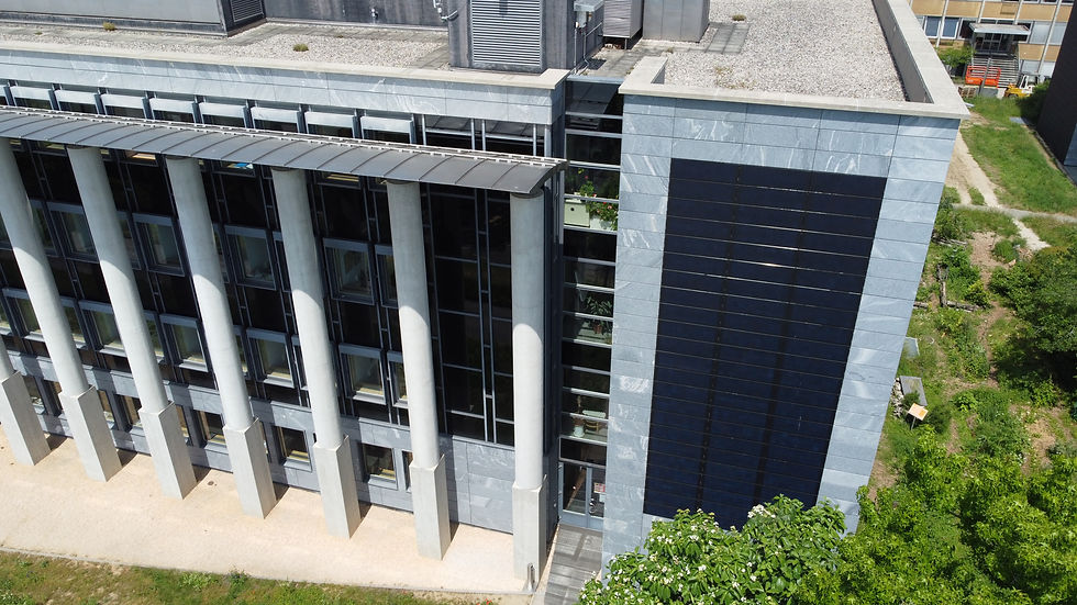Miniature : Installation solaire photovoltaïque en façade