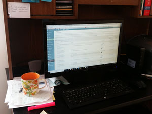 phot of my computer desk