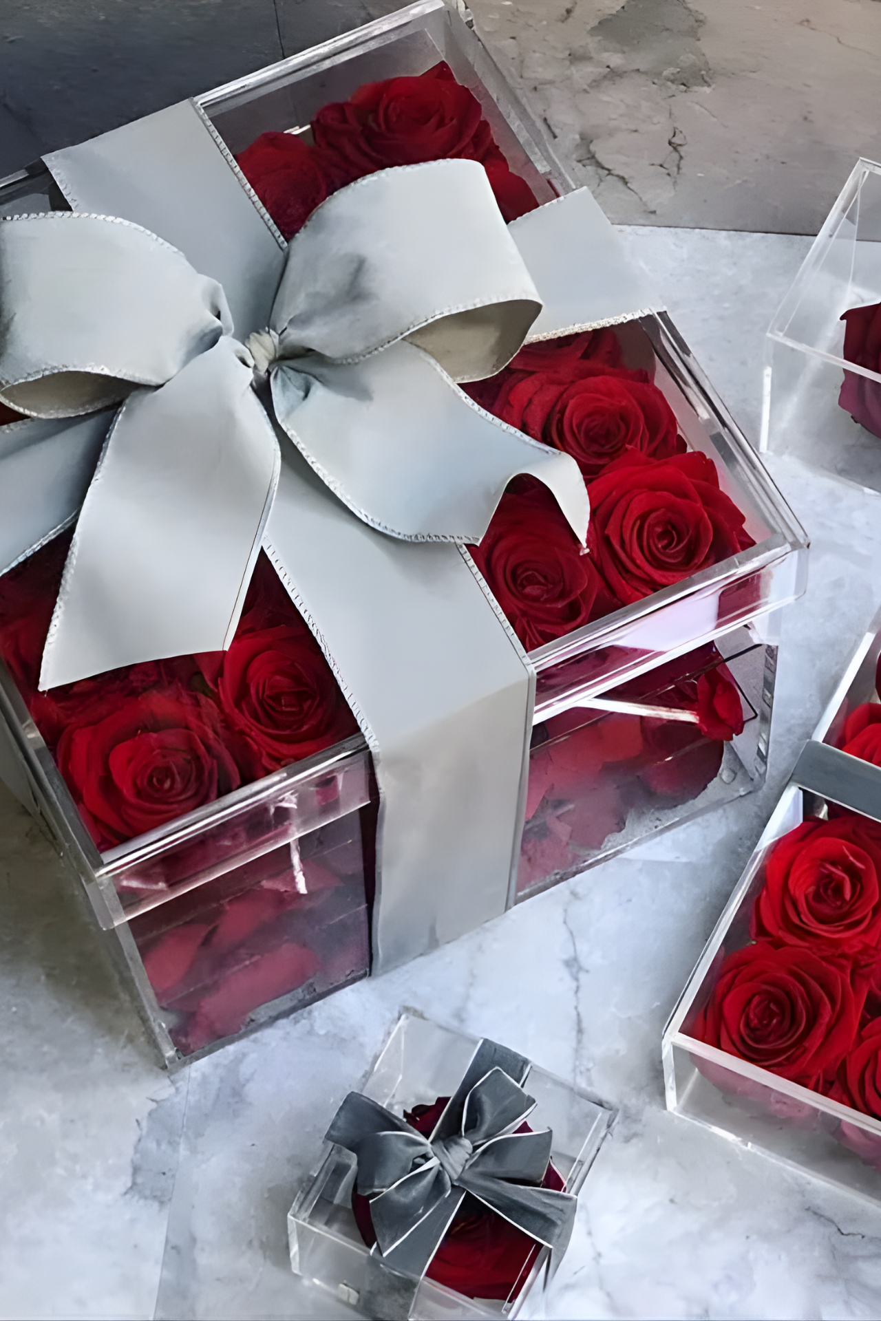 Premium Şeffaf Pleksi Kapaklı Kutu