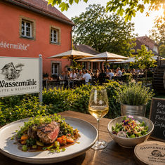 Alte Wassermühle bei Sonnenlicht