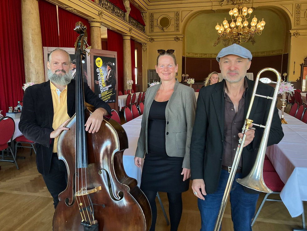 v.l.n.r. Jazztage-Dresden-Intendant Kilian Forster, Jazztage-Dresden-Geschäftsführerin Tanja Grandmontagne und Micha Winkler