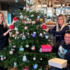 Wunsch-Weihnachtsbaum im Luisenhof – gemeinsam Kinderwünsche erfüllen