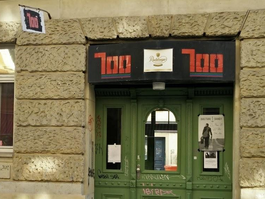 Zugang zum ehemaligen "100"