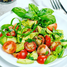 Avocado trifft Crispy Chili Oil – Resteverwertung trifft Geschmacksexplosion
