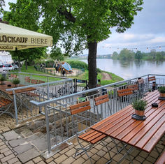 Blick Biergarten und Spielplatz Lindenschänke Dresden