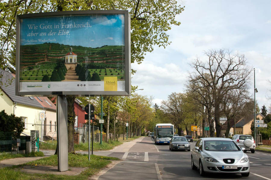 Dresden Elbland City-Light-Board in Potsdam Foto WallDecaux