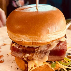 Tataki trifft Burger – Asiatische Finesse im Historischen Fischhaus Dresden