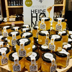 Hauseigener Heidehonig jetzt wieder im Historischen Fischhaus erhältlich!