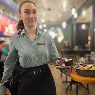 Im Service: Lisa-Sophie Hiebsch