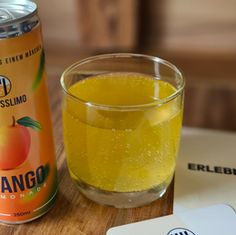 SchlossLimo Mango im Test: Wie gut schmeckt die Premium-Limonade aus dem Schülerprojekt?