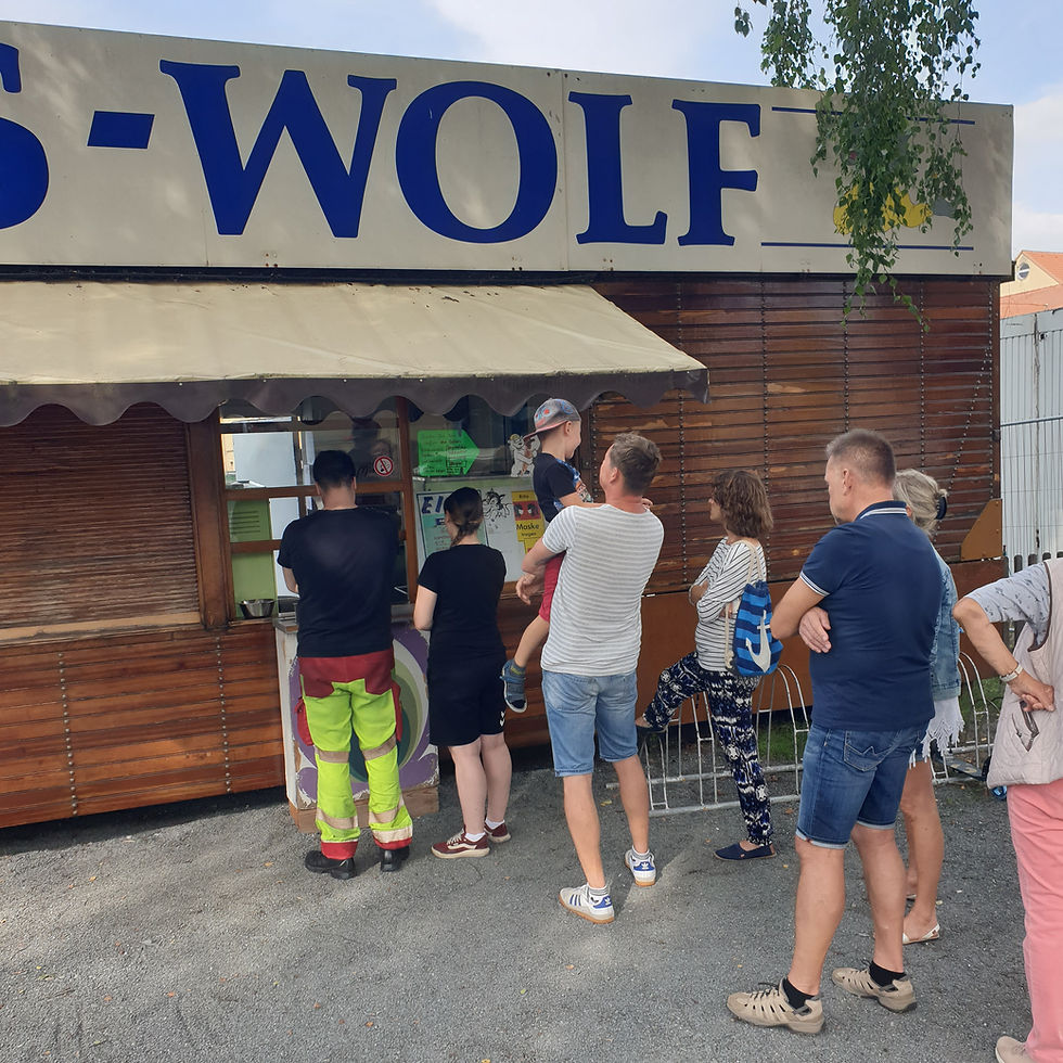 Bei Eis Wolf in Heidenau gibt's noch immer lecker und preiswert den beliebten Eis-Mohr!