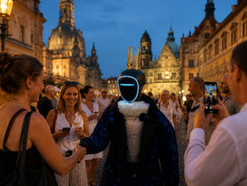 Königlicher Roboter beim Stadtfest