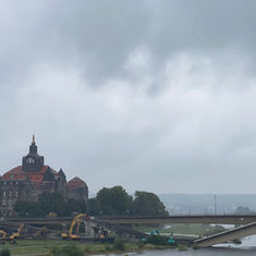 Carolabrücke: Abrissarbeiten schreiten voran – Hochwasser angekündigt