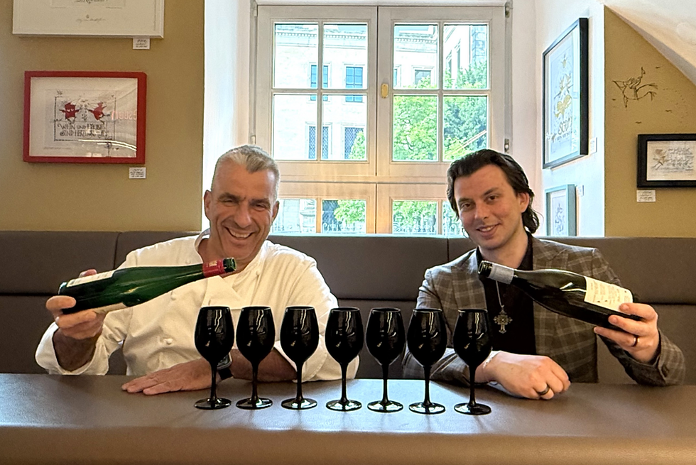 Gerd Kastenmeier und Finn Merbt laden ein. Foto Sabine Mutschke