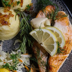 Diesen Lachs gibt's im Restaurant Aljonuschka an der Frauenkirche