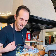 Wein gegen Handy: Restaurantgäste sollen mehr reden statt tippen