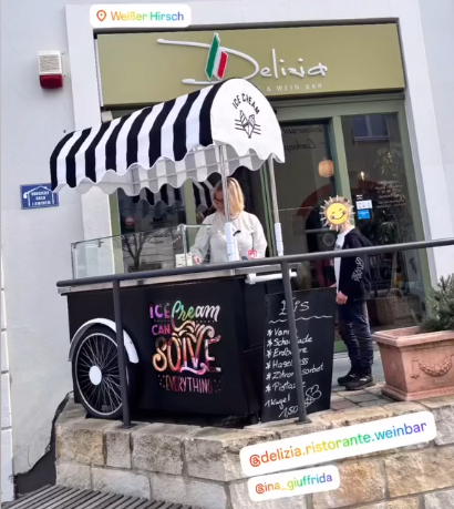 Ina Giuffrida an ihrem Eiswagen vor dem Delizia