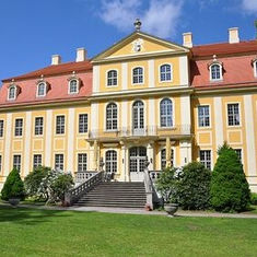 Sommerferienstart mit »Picknick in Weiß« im Barockschloss Rammenau